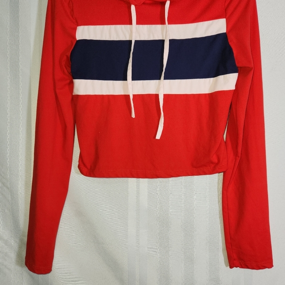 LOVE ❤️ ARI RED WHITE AND BLUE WOMEN'S LIGHTWEIGHT CROP HOODIE SIZE LARGE - Picture 3 of 9
